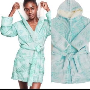 Victoria Secret Pink Sherpa Robe
